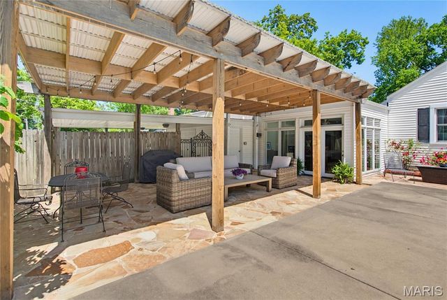 805 Sikes Avenue, Sikeston, MO 63801
