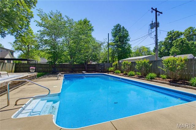805 Sikes Avenue, Sikeston, MO 63801