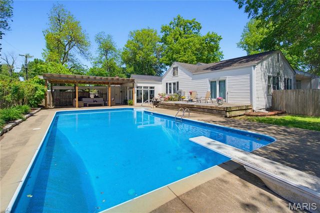 805 Sikes Avenue, Sikeston, MO 63801