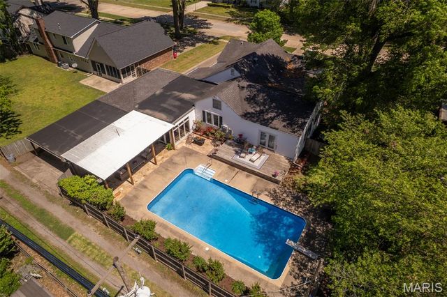 805 Sikes Avenue, Sikeston, MO 63801