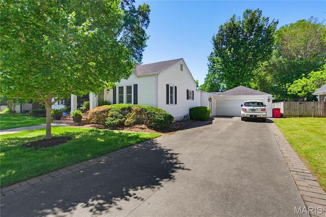 805 Sikes Avenue, Sikeston, MO 63801