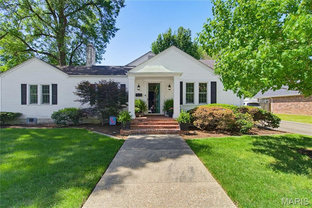 805 Sikes Avenue, Sikeston, MO 63801