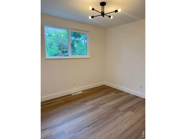 1325 Lamplighter Dr, Longmont, CO 80504
