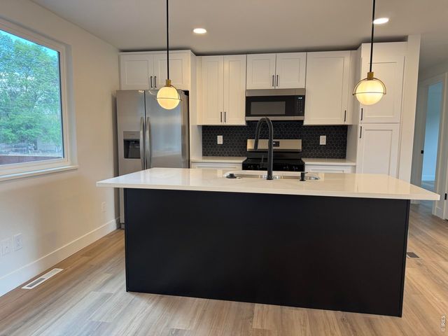 1325 Lamplighter Dr, Longmont, CO 80504