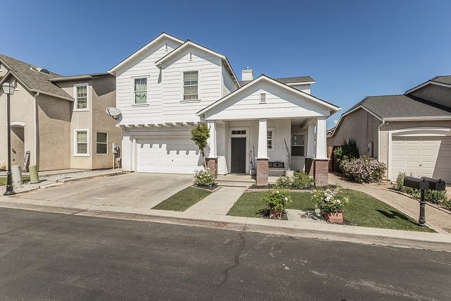 717 W Tivoli Lane, Clovis, CA 93611