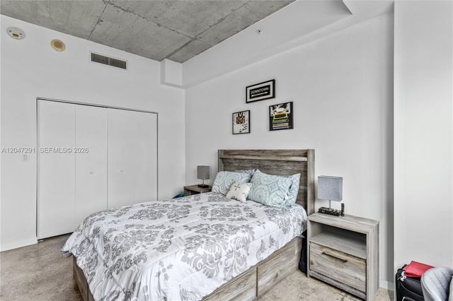 133 NE 2nd Ave 1815, Miami, FL 33132