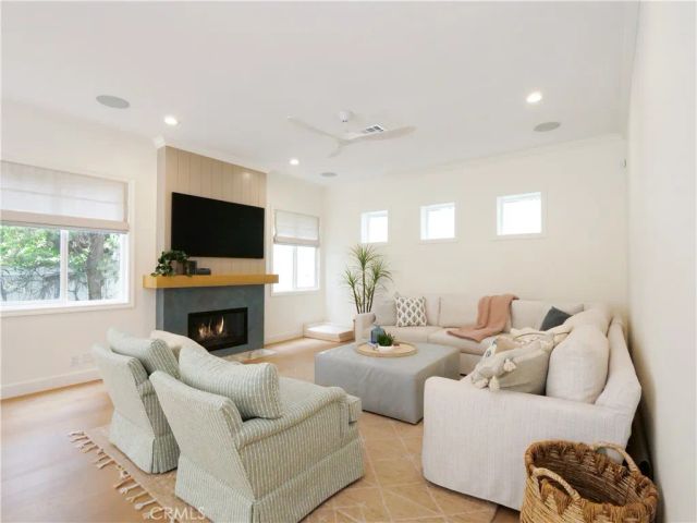 3619 Laurel Avenue, Manhattan Beach, CA 90266