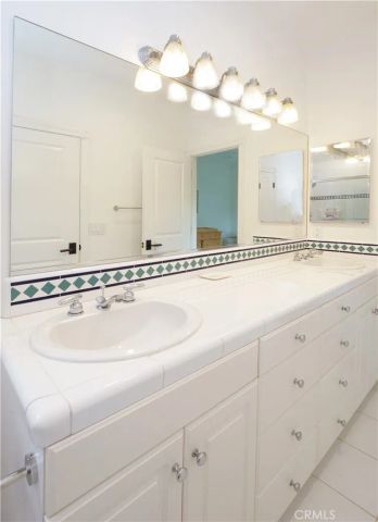 3619 Laurel Avenue, Manhattan Beach, CA 90266