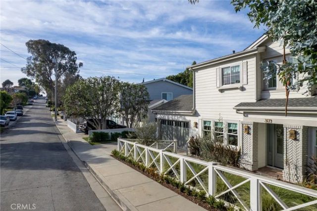 3619 Laurel Avenue, Manhattan Beach, CA 90266