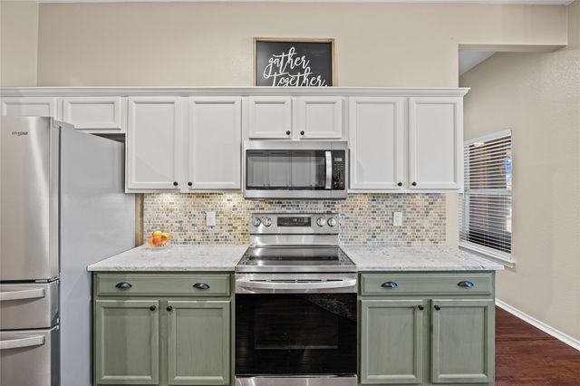 112 Springfield Lane, Red Oak, TX 75165