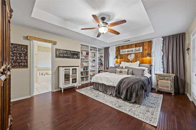 112 Springfield Lane, Red Oak, TX 75165