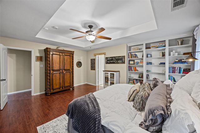 112 Springfield Lane, Red Oak, TX 75165