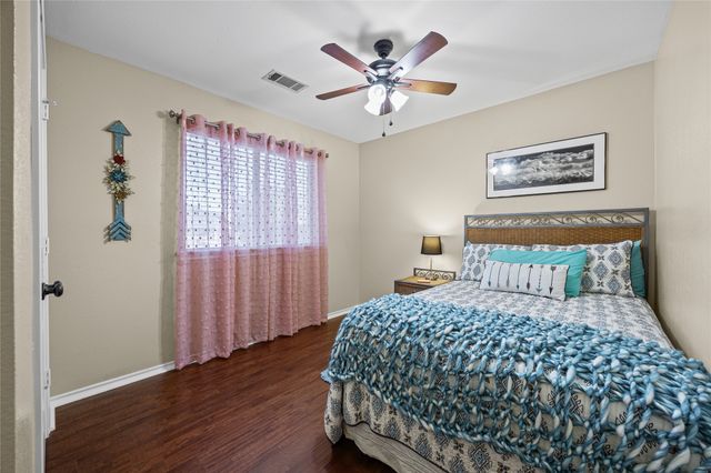 112 Springfield Lane, Red Oak, TX 75165