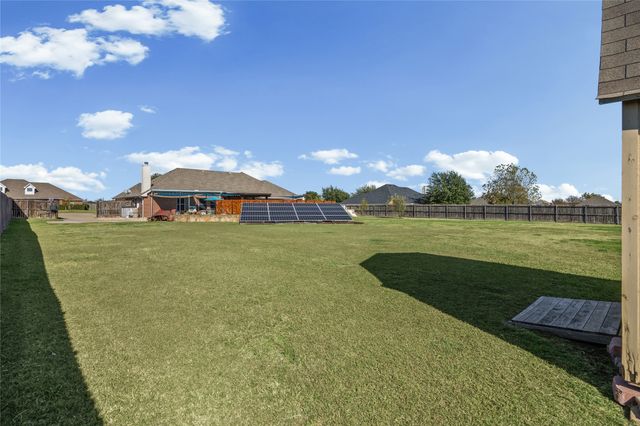 112 Springfield Lane, Red Oak, TX 75165