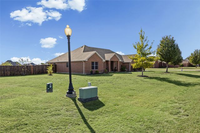 112 Springfield Lane, Red Oak, TX 75165