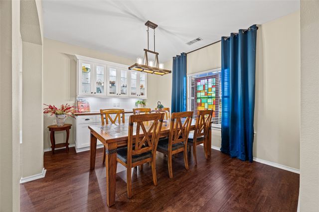 112 Springfield Lane, Red Oak, TX 75165