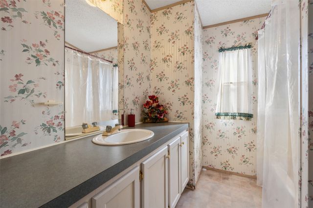 206 Trailwind Street, Gun Barrel City, TX 75156