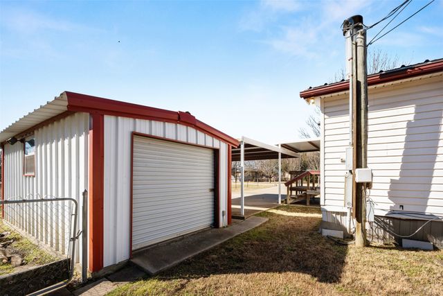 206 Trailwind Street, Gun Barrel City, TX 75156
