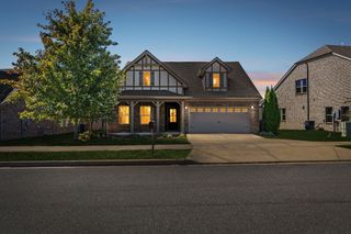 643 Fall Creek Cir, Goodlettsville, TN 37072