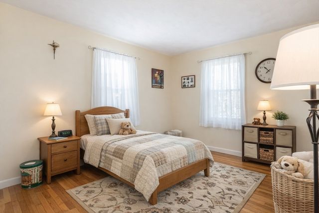 78 Greenbrier Dr, New Bedford, MA 02745