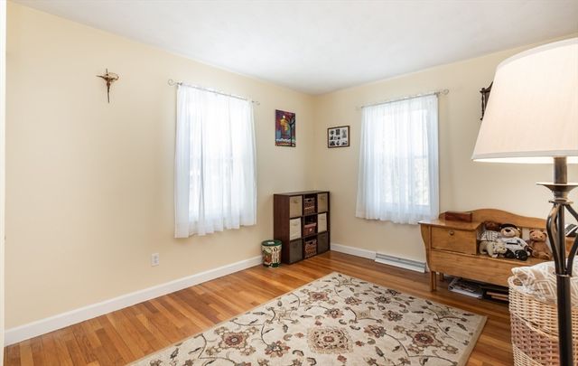 78 Greenbrier Dr, New Bedford, MA 02745