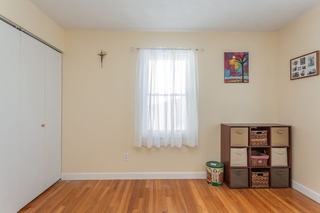 78 Greenbrier Dr, New Bedford, MA 02745