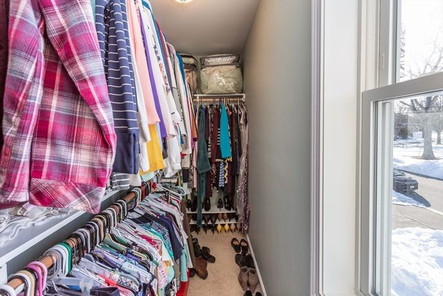 78 Greenbrier Dr, New Bedford, MA 02745