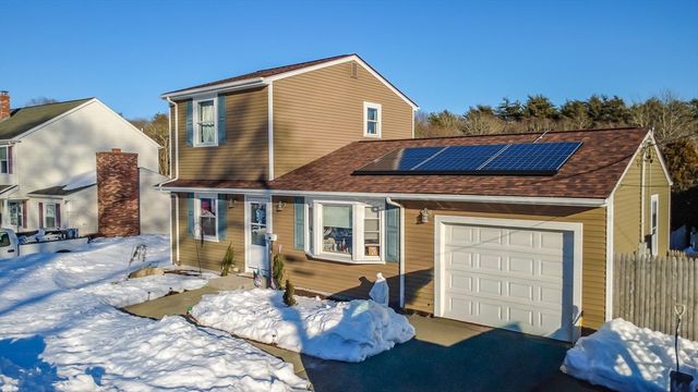 78 Greenbrier Dr, New Bedford, MA 02745