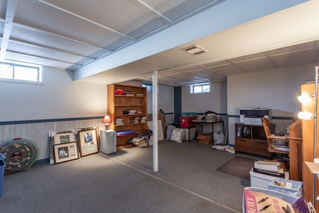 78 Greenbrier Dr, New Bedford, MA 02745