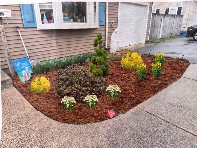 78 Greenbrier Dr, New Bedford, MA 02745