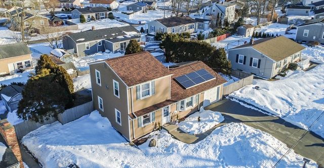 78 Greenbrier Dr, New Bedford, MA 02745