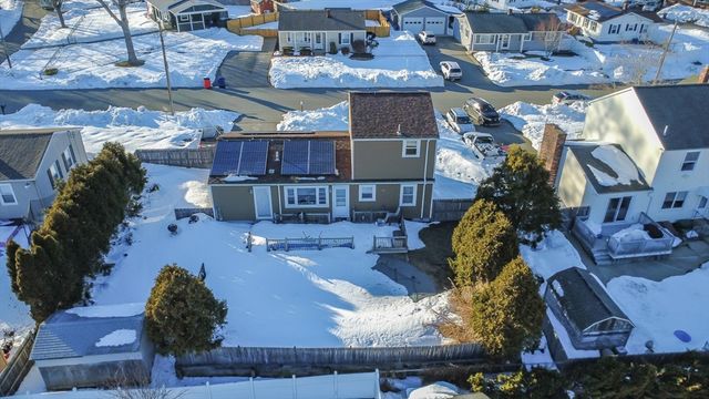 78 Greenbrier Dr, New Bedford, MA 02745