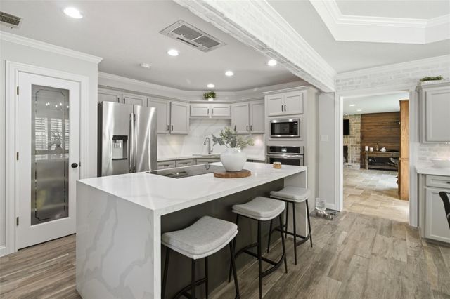 4908 Summer Lane, Baytown, TX 77521