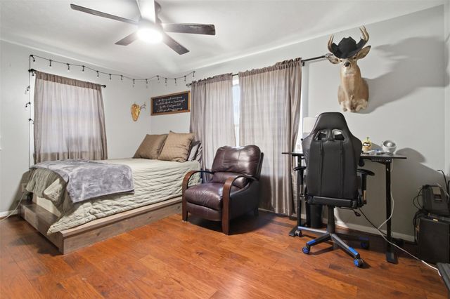 4908 Summer Lane, Baytown, TX 77521