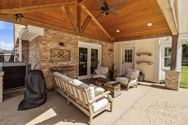 4908 Summer Lane, Baytown, TX 77521