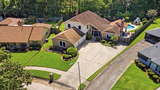 4908 Summer Lane, Baytown, TX 77521