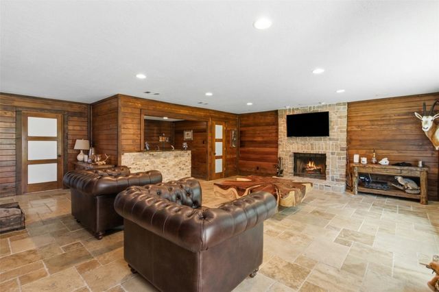 4908 Summer Lane, Baytown, TX 77521