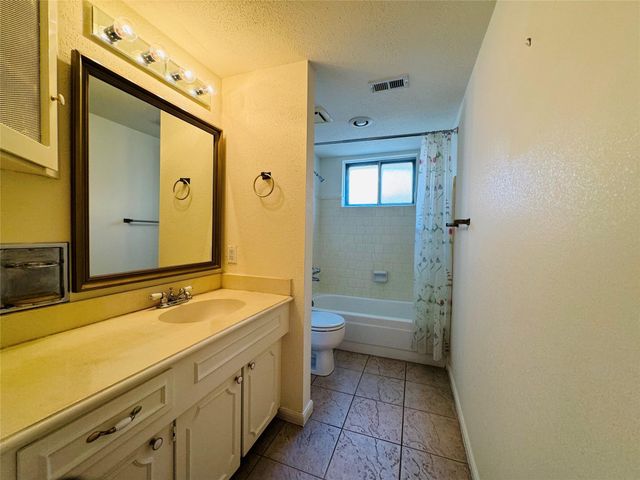 7622 Woodsman Trail, Houston, TX 77040