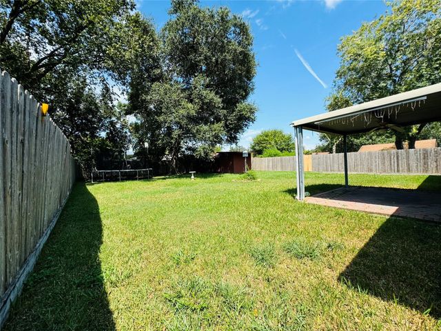 7622 Woodsman Trail, Houston, TX 77040