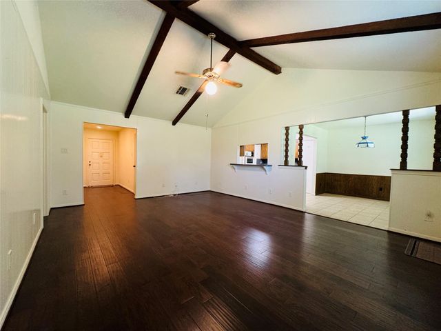 7622 Woodsman Trail, Houston, TX 77040