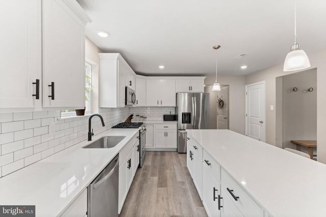 8 WHITETAIL DR, Elmer, NJ 08318