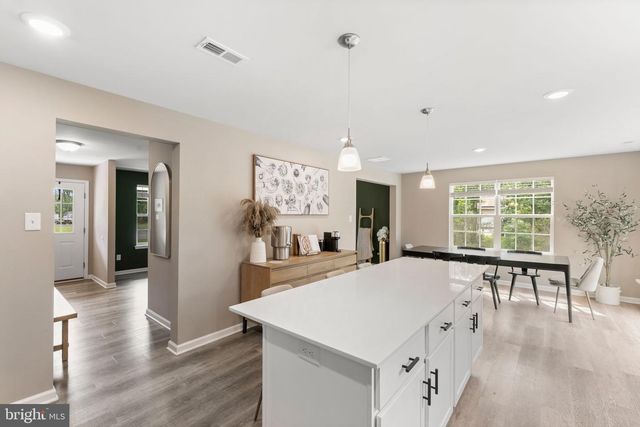 8 WHITETAIL DR, Elmer, NJ 08318