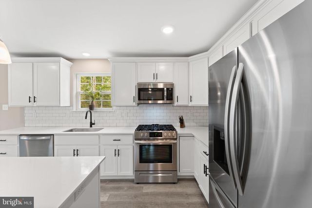 8 WHITETAIL DR, Elmer, NJ 08318