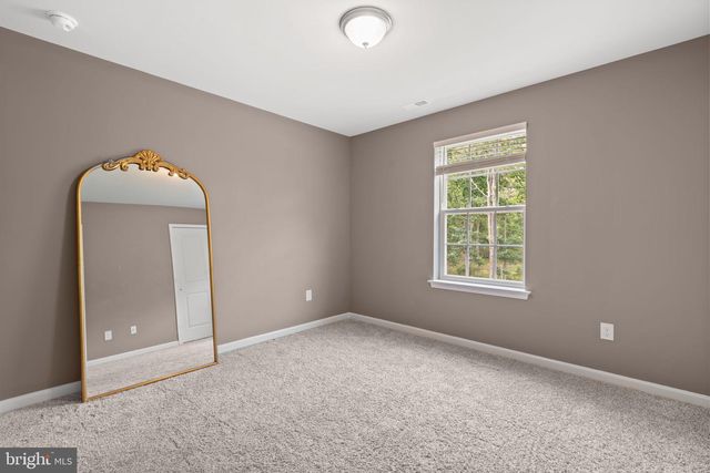 8 WHITETAIL DR, Elmer, NJ 08318
