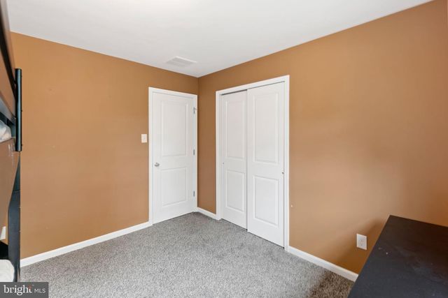 8 WHITETAIL DR, Elmer, NJ 08318