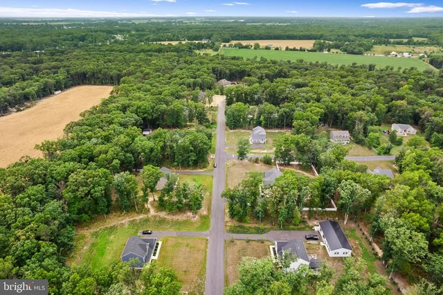 8 WHITETAIL DR, Elmer, NJ 08318