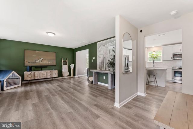 8 WHITETAIL DR, Elmer, NJ 08318