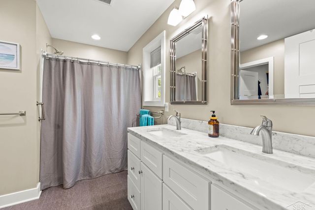 2616 Deerwood Circle, Midland, MI 48642