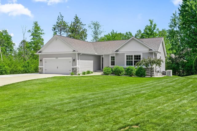 2616 Deerwood Circle, Midland, MI 48642