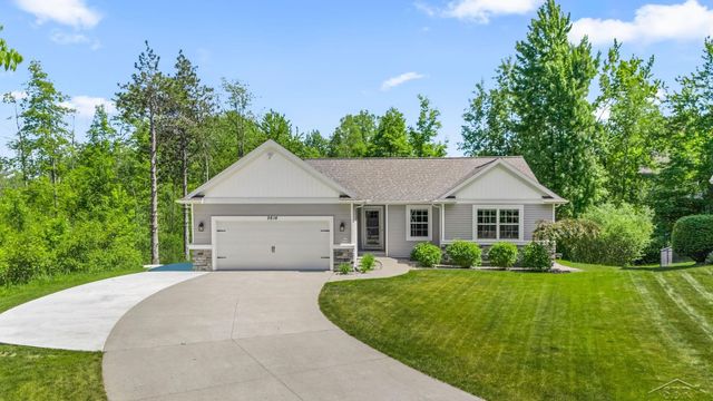 2616 Deerwood Circle, Midland, MI 48642
